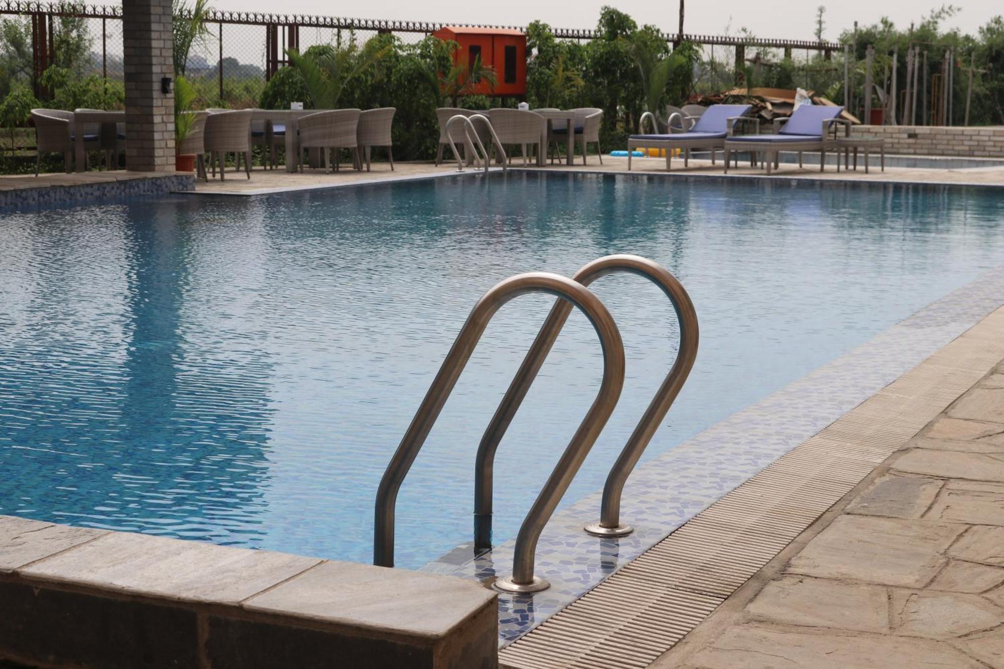 Galaxy Garden Resort Bharatpur  Exteriör bild